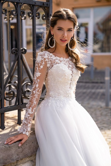 https://elisebride.ro/images/stories/virtuemart/product/15 Vivian       (2).jpg